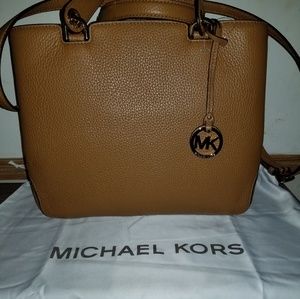 Sold!!! Michael kors